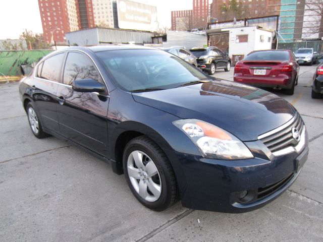 Nissan Altima Pickupslt Quad Cab SWB 4WD 4x4 Truck Sedan