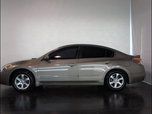 Nissan Altima 2007 photo 2