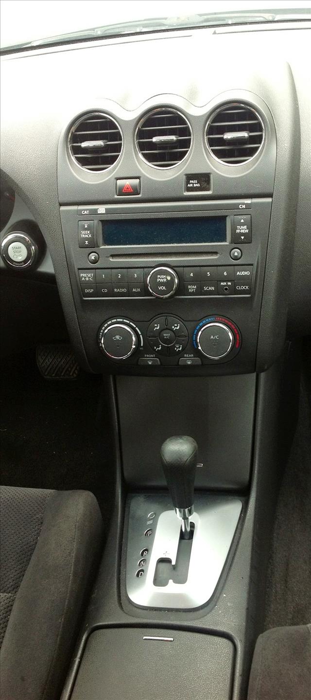 Nissan Altima LE Sedan