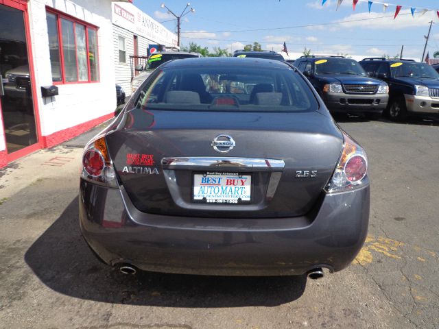 Nissan Altima Pickupslt Quad Cab SWB 4WD 4x4 Truck Sedan