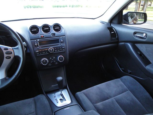 Nissan Altima Pickupslt Quad Cab SWB 4WD 4x4 Truck Sedan