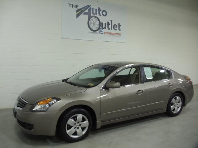 Nissan Altima Pickupslt Quad Cab SWB 4WD 4x4 Truck Sedan