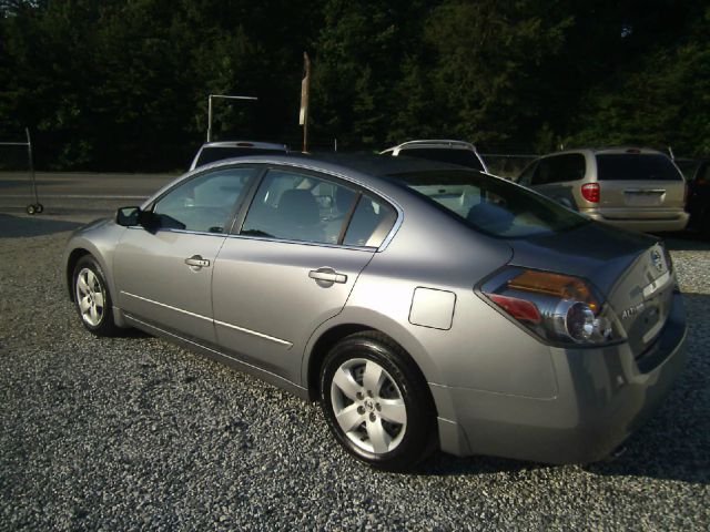 Nissan Altima Pickupslt Quad Cab SWB 4WD 4x4 Truck Sedan