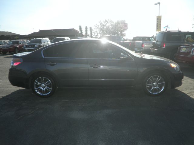 Nissan Altima LE Sedan