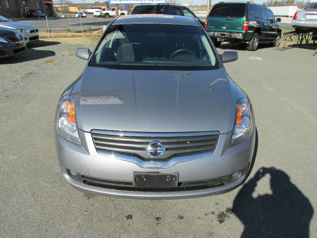 Nissan Altima Pickupslt Quad Cab SWB 4WD 4x4 Truck Sedan