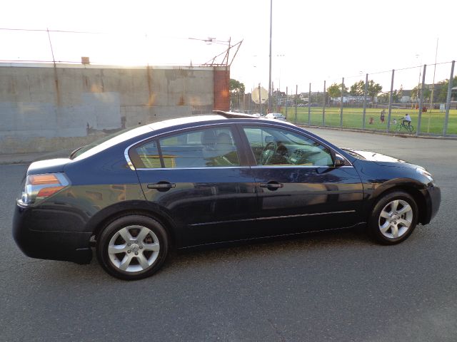 Nissan Altima ST SLT SXT Laramie Sedan