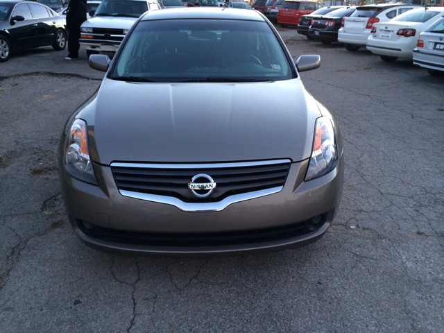 Nissan Altima Pickupslt Quad Cab SWB 4WD 4x4 Truck Sedan