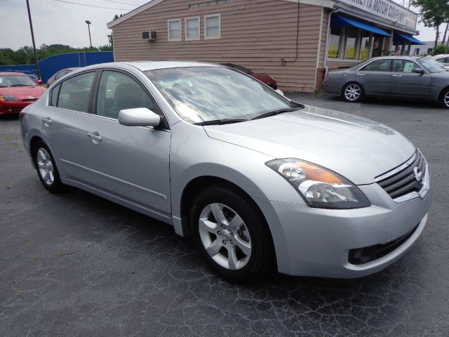 Nissan Altima Pickupslt Quad Cab SWB 4WD 4x4 Truck Sedan