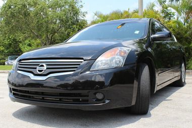 Nissan Altima Pickupslt Quad Cab SWB 4WD 4x4 Truck Sedan