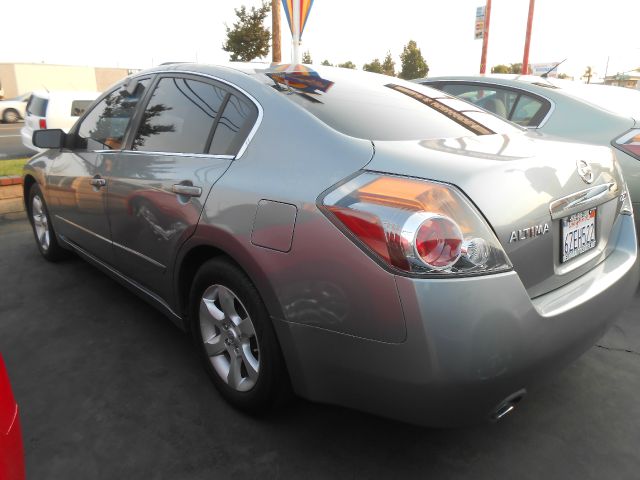 Nissan Altima Pickupslt Quad Cab SWB 4WD 4x4 Truck Sedan