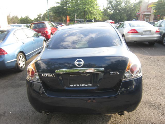 Nissan Altima Pickupslt Quad Cab SWB 4WD 4x4 Truck Sedan