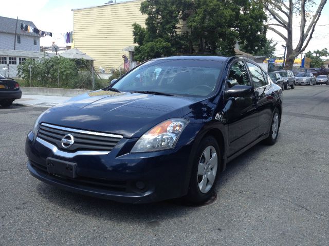 Nissan Altima Pickupslt Quad Cab SWB 4WD 4x4 Truck Sedan