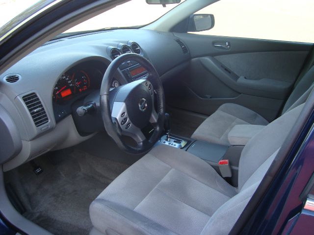 Nissan Altima Pickupslt Quad Cab SWB 4WD 4x4 Truck Sedan