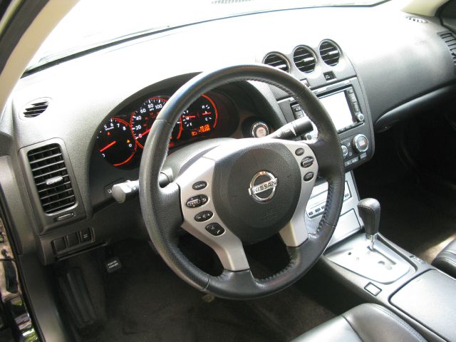 Nissan Altima LE Sedan