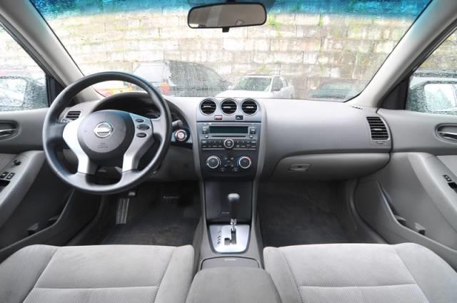 Nissan Altima Pickupslt Quad Cab SWB 4WD 4x4 Truck Sedan