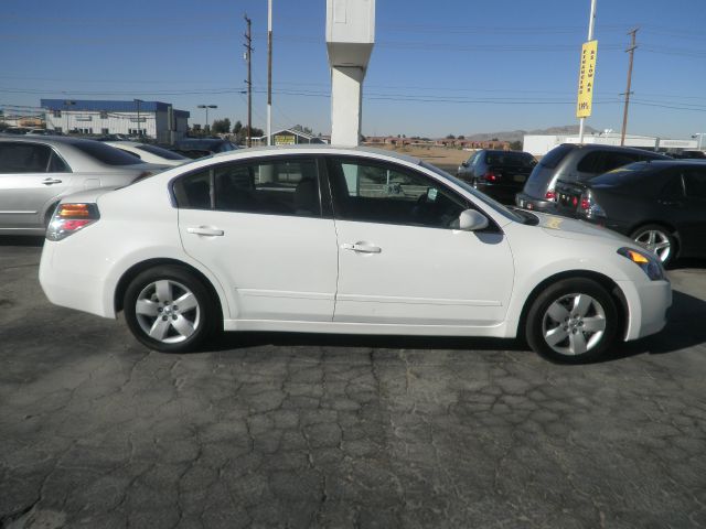 Nissan Altima Pickupslt Quad Cab SWB 4WD 4x4 Truck Sedan