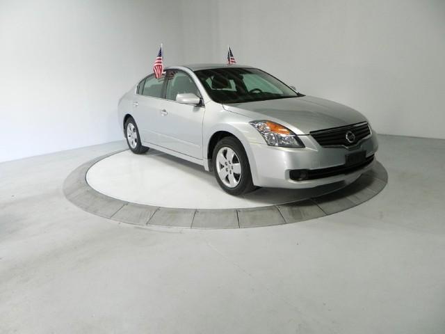 Nissan Altima Unknown Sedan
