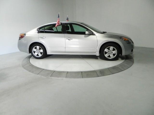 Nissan Altima 2008 photo 1