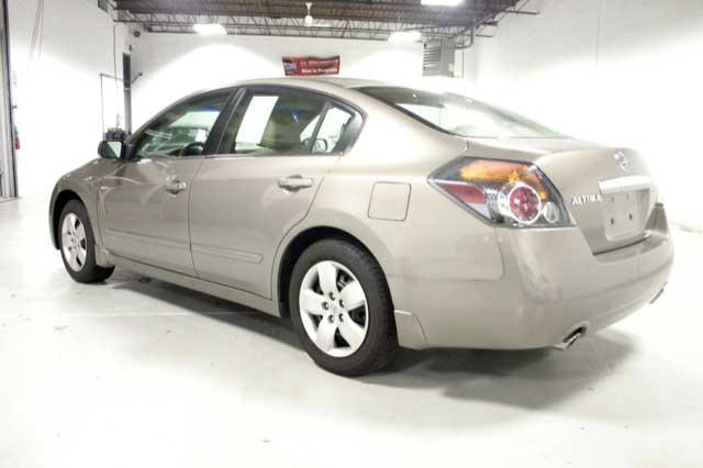 Nissan Altima 4WD Crew Cab 140.5 Laramie Sedan