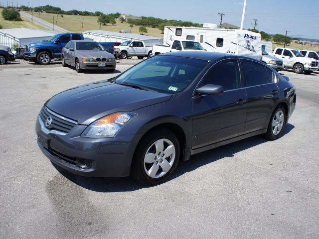 Nissan Altima Pickupslt Quad Cab SWB 4WD 4x4 Truck Sedan