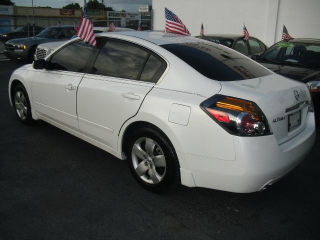 Nissan Altima Pickupslt Quad Cab SWB 4WD 4x4 Truck Sedan