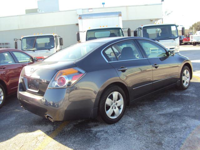 Nissan Altima XR Sedan