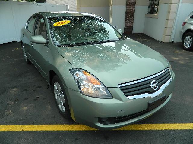 Nissan Altima 2WD Supercab 145 XLT Sedan