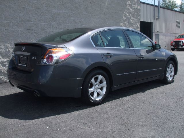 Nissan Altima Pickupslt Quad Cab SWB 4WD 4x4 Truck Sedan