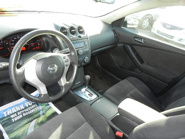 Nissan Altima Pickupslt Quad Cab SWB 4WD 4x4 Truck Sedan