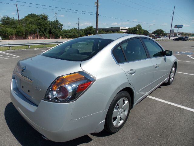 Nissan Altima Pickupslt Quad Cab SWB 4WD 4x4 Truck Sedan