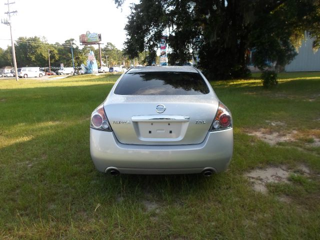 Nissan Altima Pickupslt Quad Cab SWB 4WD 4x4 Truck Sedan