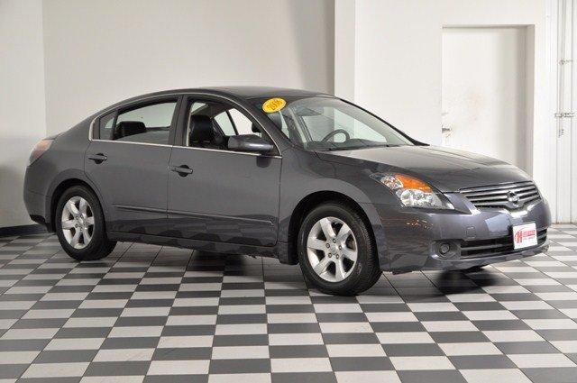 Nissan Altima SLT Quad Cab 2WD Sedan