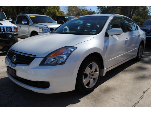 Nissan Altima Pickupslt Quad Cab SWB 4WD 4x4 Truck Sedan