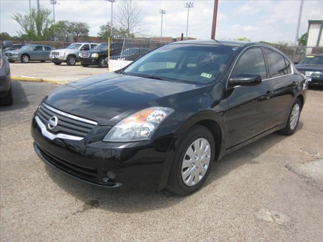 Nissan Altima 4WD Crew Cab 140.5 Laramie Sedan