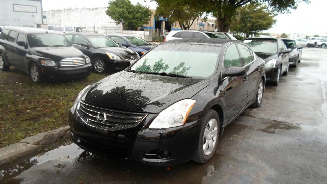 Nissan Altima GS-R Sedan