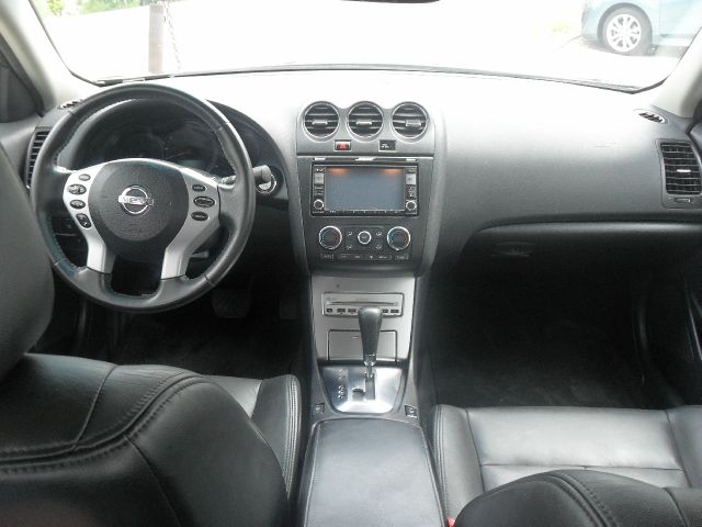 Nissan Altima LE Sedan