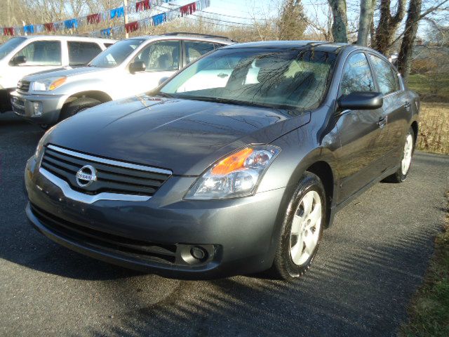 Nissan Altima Pickupslt Quad Cab SWB 4WD 4x4 Truck Sedan