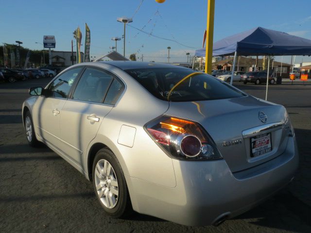 Nissan Altima 2009 photo 4