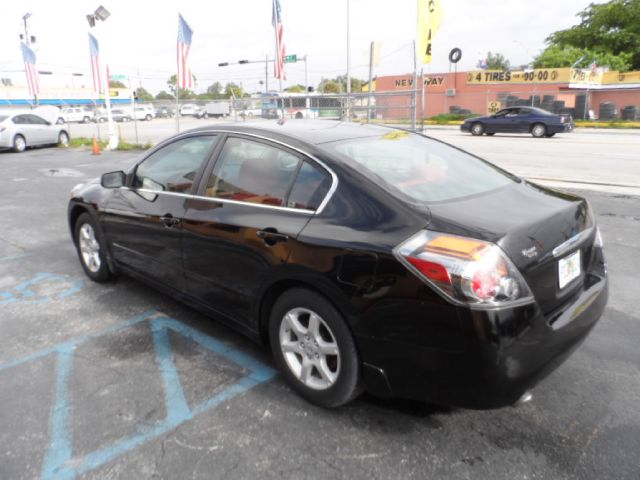 Nissan Altima 2009 photo 1