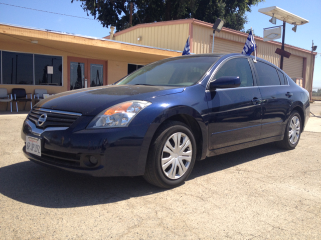 Nissan Altima Pickupslt Quad Cab SWB 4WD 4x4 Truck Sedan