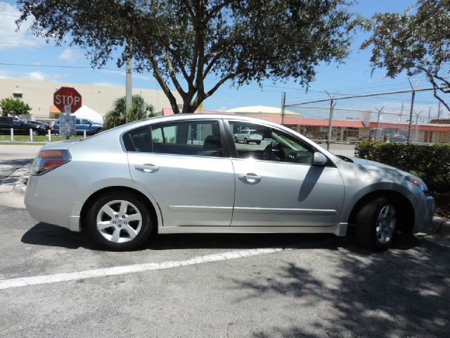 Nissan Altima 2009 photo 2