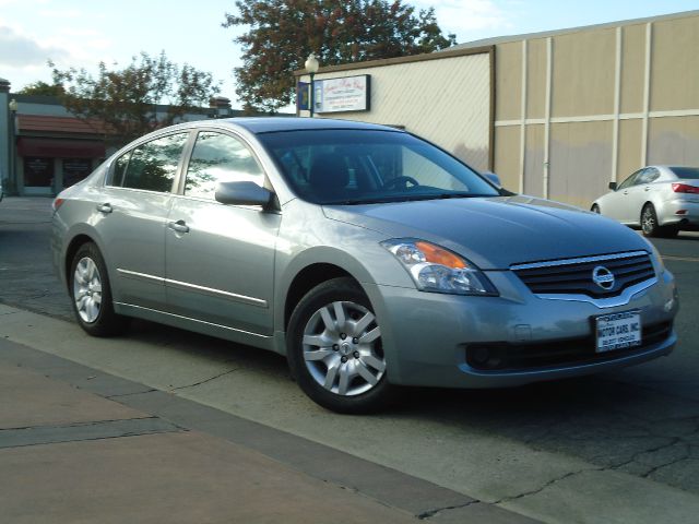 Nissan Altima 2009 photo 1