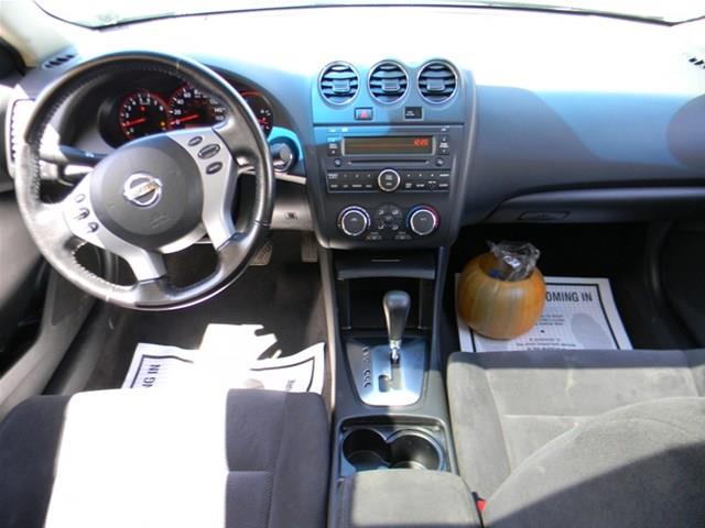 Nissan Altima 2009 photo 9
