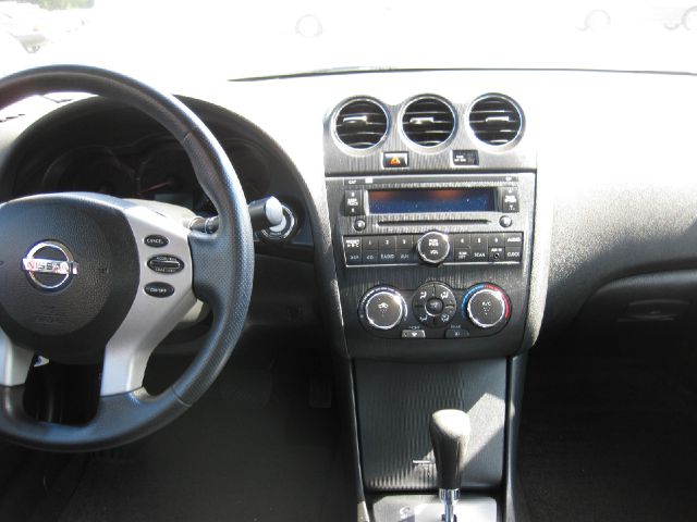 Nissan Altima 2009 photo 1