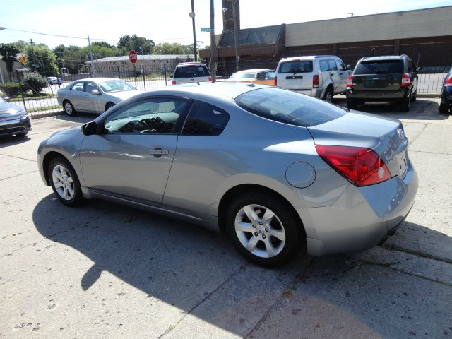 Nissan Altima 2009 photo 1