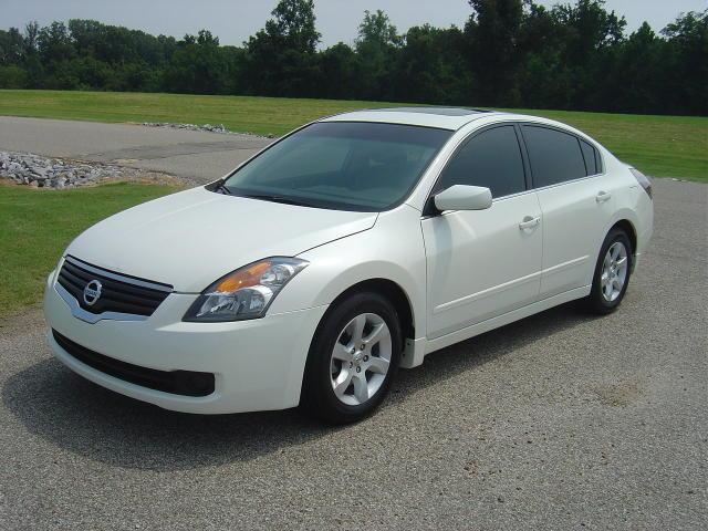 Nissan Altima ST SLT SXT Laramie Sedan