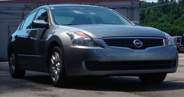 Nissan Altima Pickupslt Quad Cab SWB 4WD 4x4 Truck Sedan