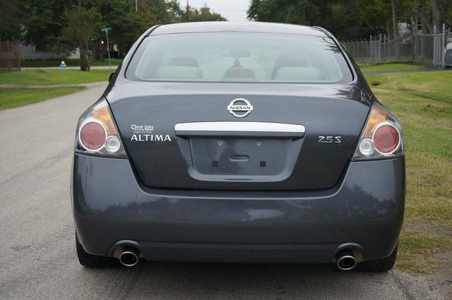 Nissan Altima 2009 photo 2