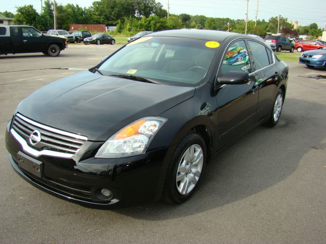 Nissan Altima Pickupslt Quad Cab SWB 4WD 4x4 Truck Sedan
