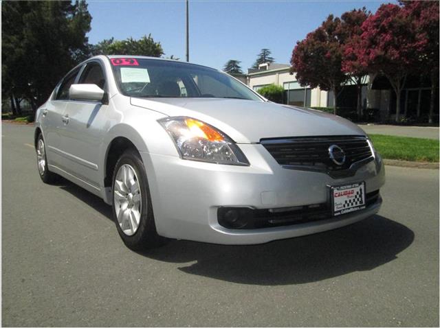 Nissan Altima 2009 photo 2